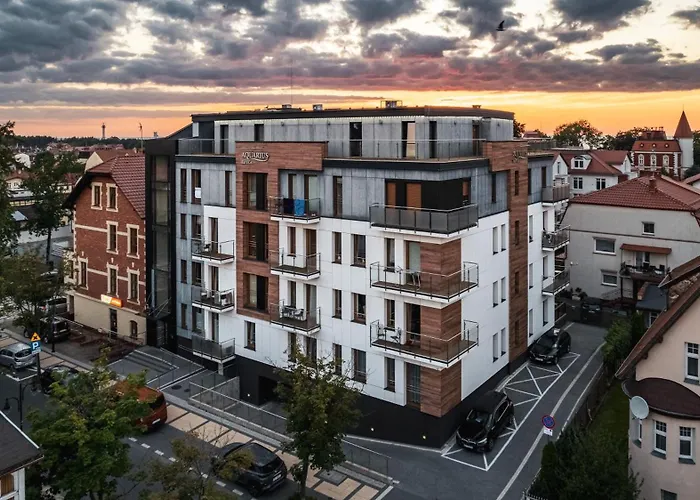 Aquarius, Sun & Snow